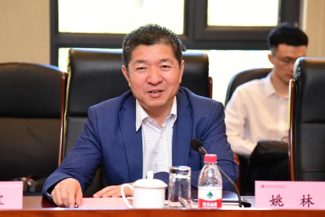 老哥俱乐部-老哥必备的交流社区