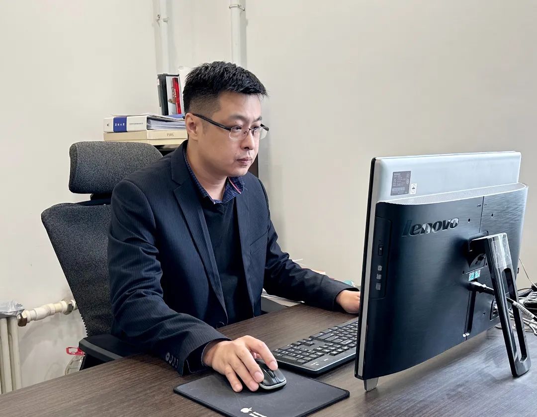 老哥俱乐部-老哥必备的交流社区