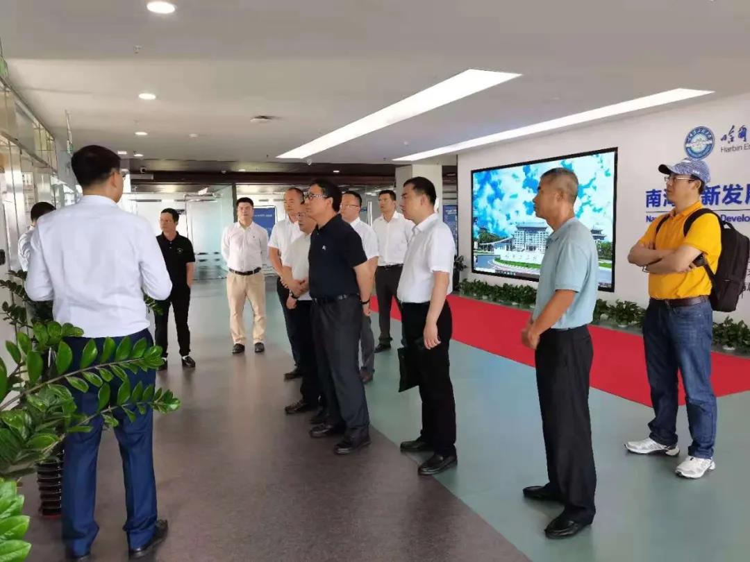 老哥俱乐部-老哥必备的交流社区