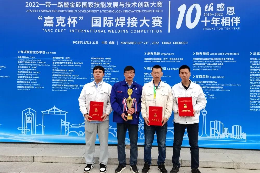 老哥俱乐部-老哥必备的交流社区