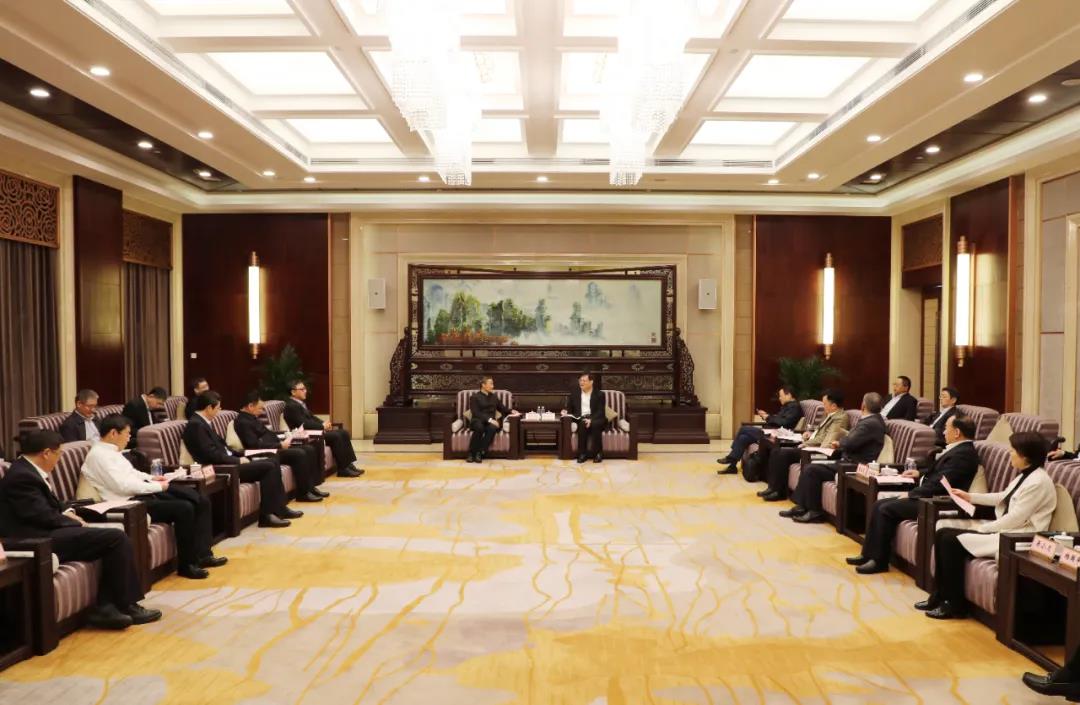 老哥俱乐部-老哥必备的交流社区