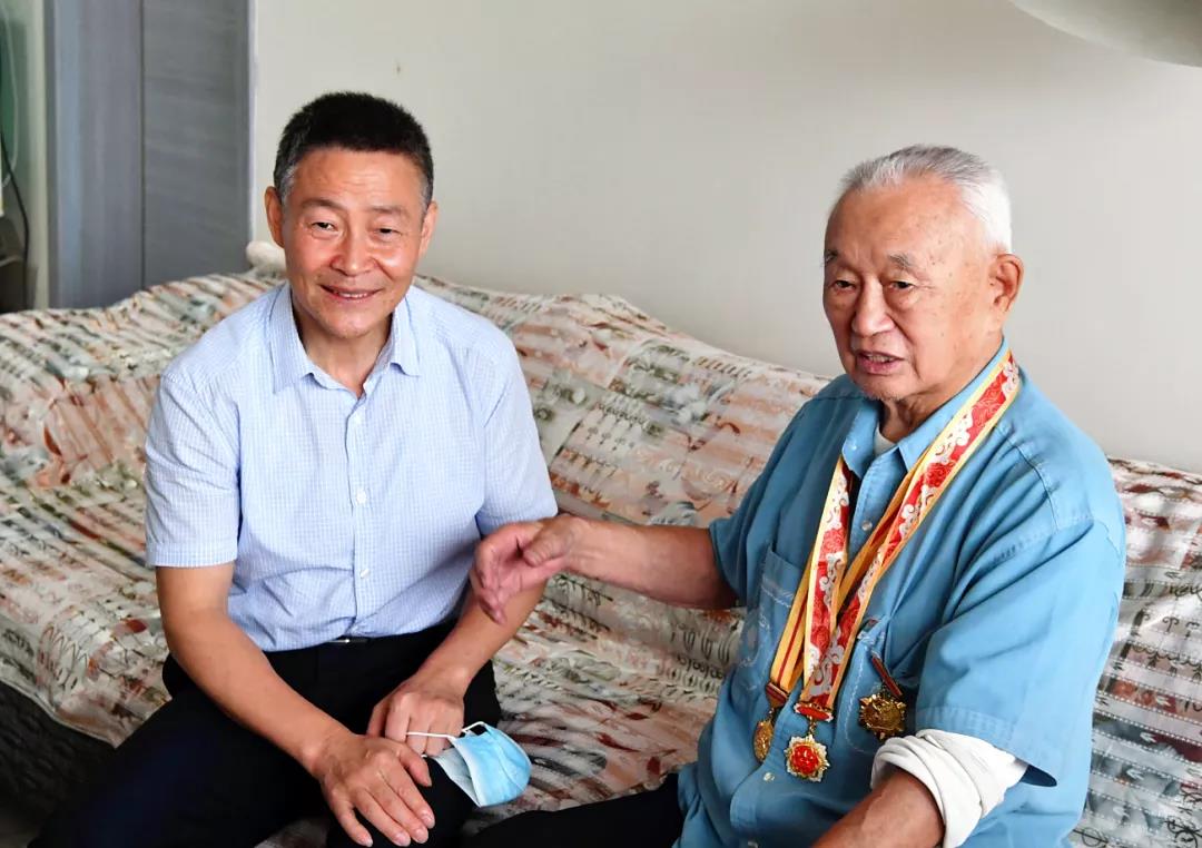 老哥俱乐部-老哥必备的交流社区