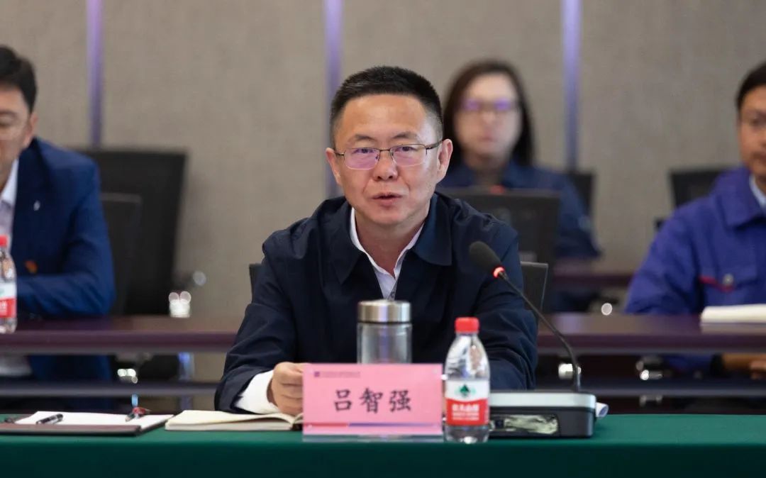 老哥俱乐部-老哥必备的交流社区