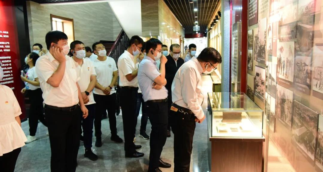 老哥俱乐部-老哥必备的交流社区