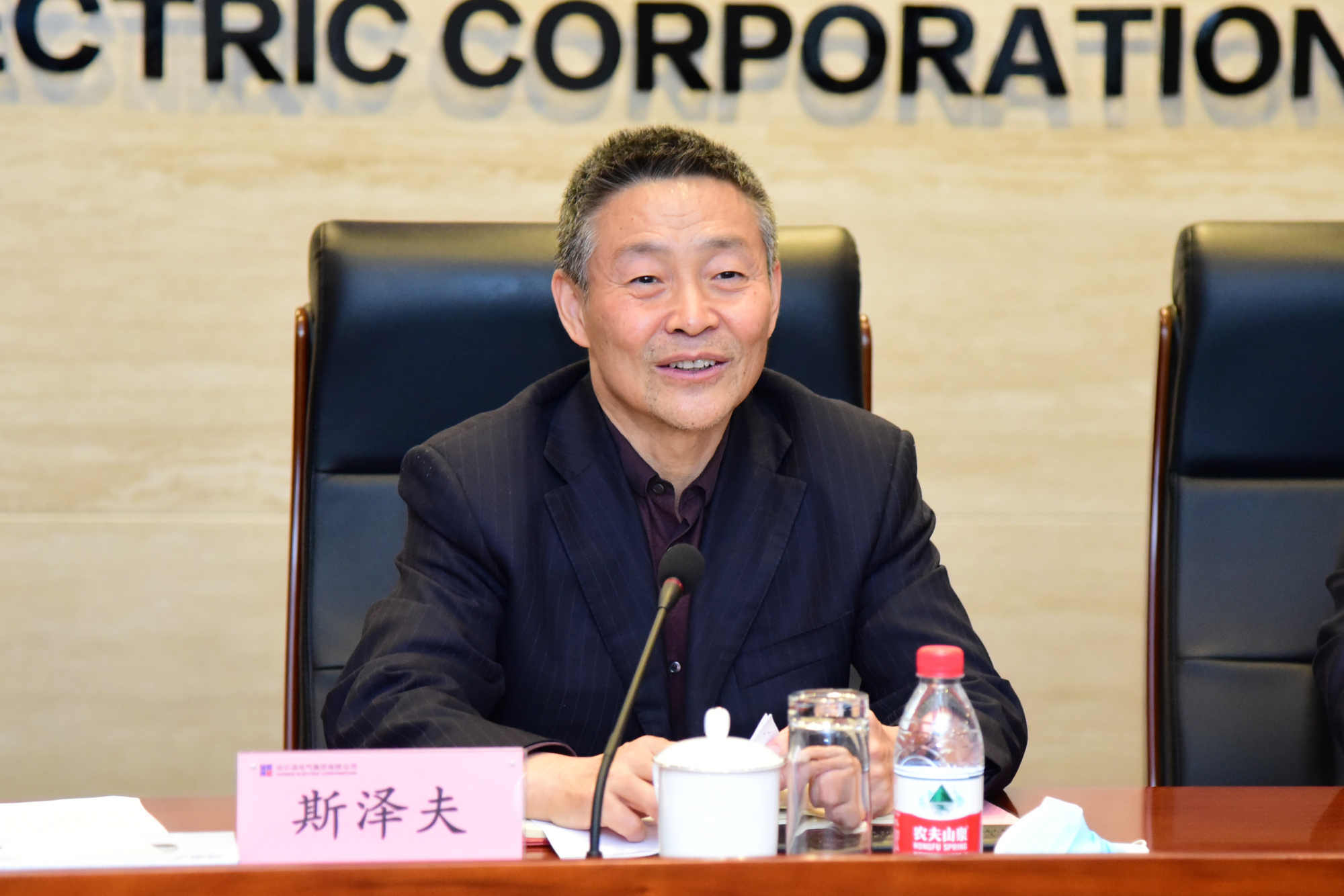 老哥俱乐部-老哥必备的交流社区