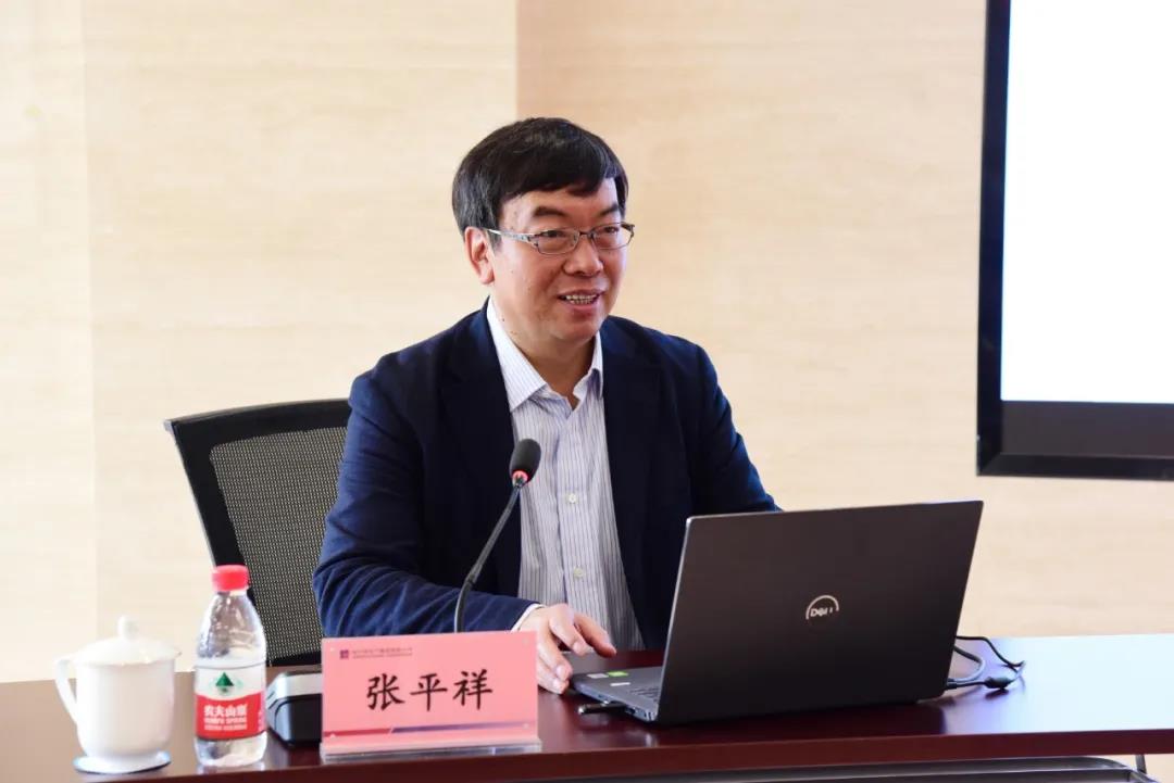 老哥俱乐部-老哥必备的交流社区