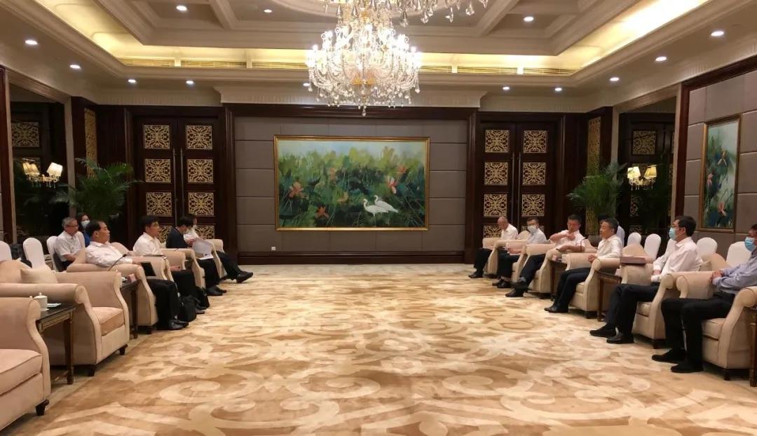 老哥俱乐部-老哥必备的交流社区