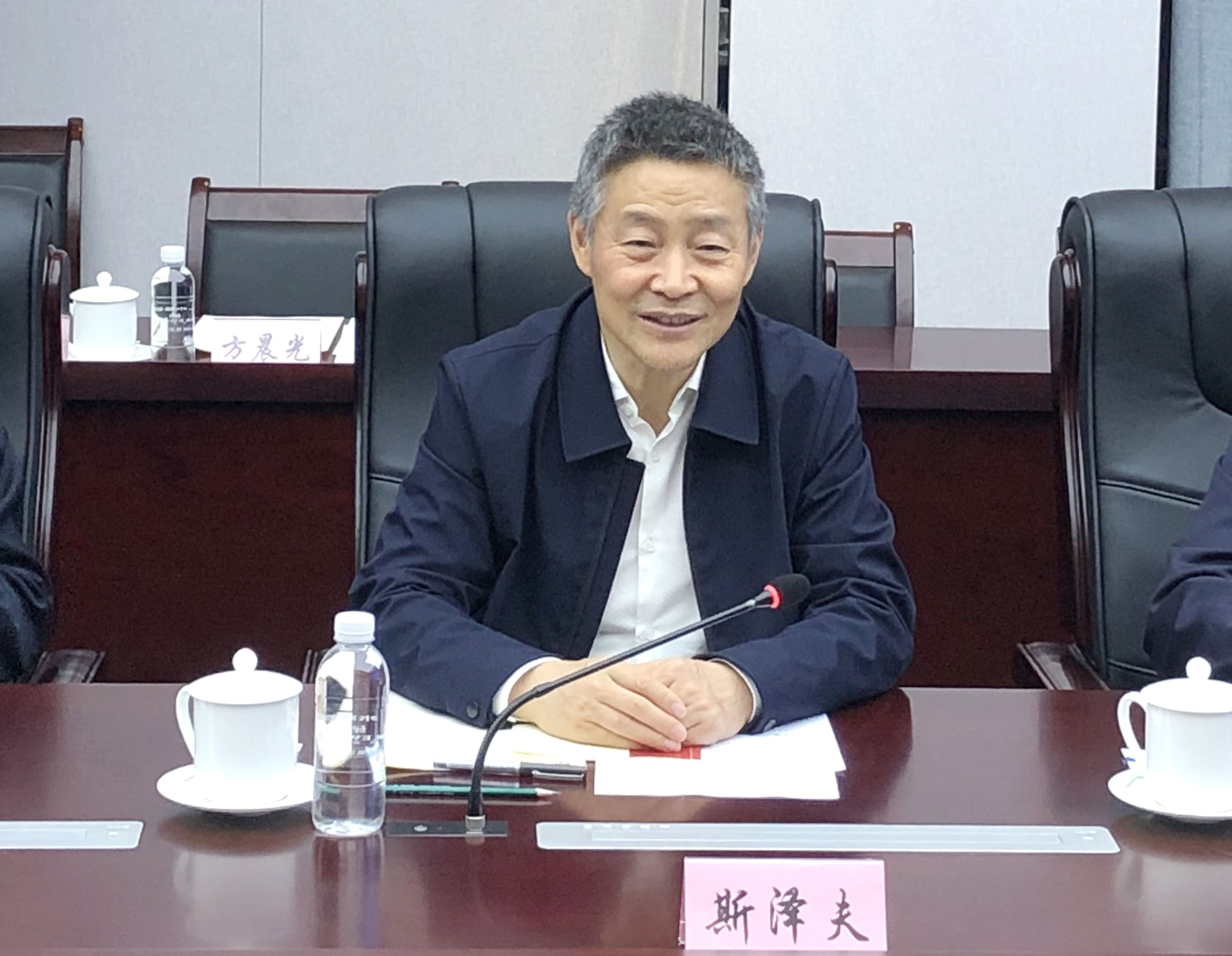 老哥俱乐部-老哥必备的交流社区