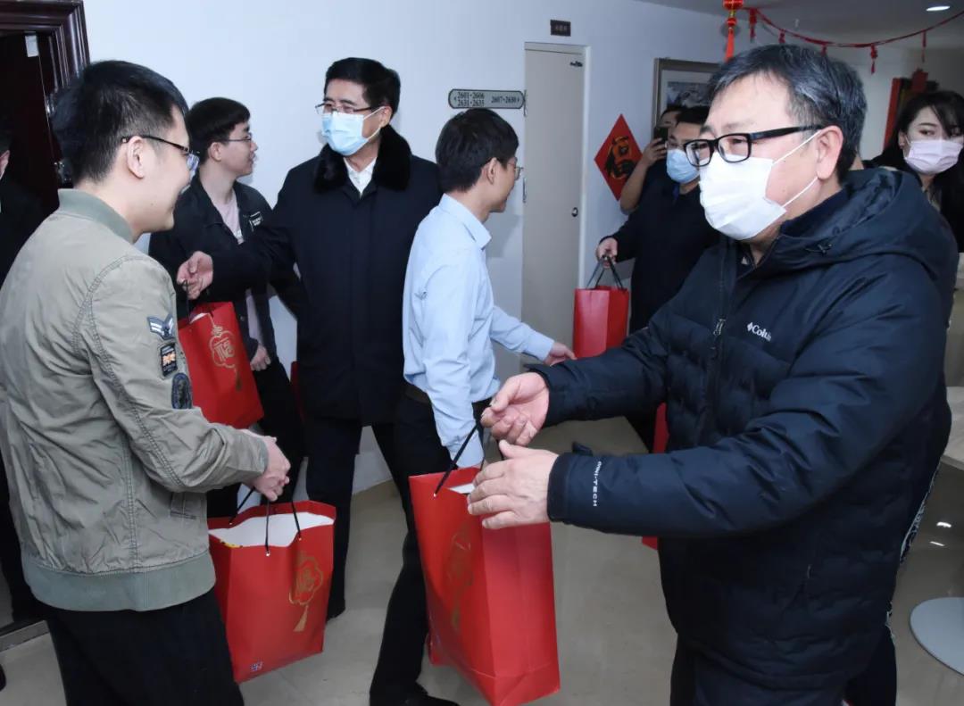 老哥俱乐部-老哥必备的交流社区