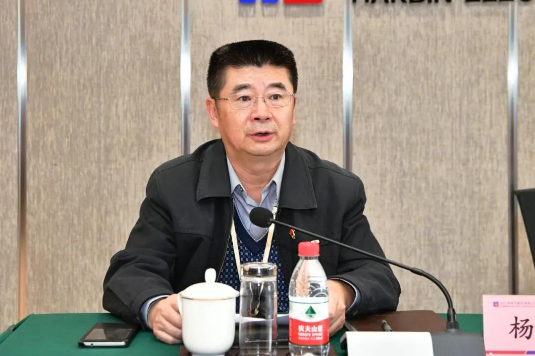 老哥俱乐部-老哥必备的交流社区