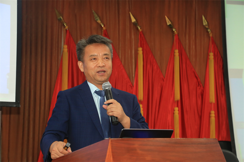 老哥俱乐部-老哥必备的交流社区