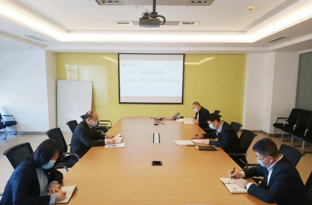 老哥俱乐部-老哥必备的交流社区